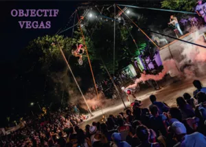 Moto volante et acrobaties vertigineuses