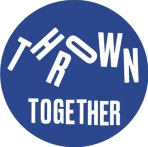 Het officiële blauw-witte logo van Thrown Together, het Londense festival voor jongleren en flow arts.