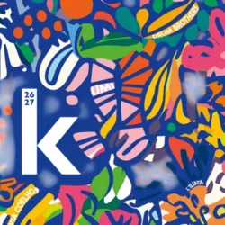 Affiche colorée de la saison culturelle 2026-2027 du Karavan théâtre de Chassieu, avec une composition graphique végétale multicolore entourant le grand logo K blanc et les noms de plusieurs artistes et spectacles programmés durant la saison.