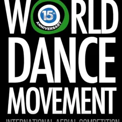Logo World Dance Movement – International Aerial Competition, événement international de danse et d'arts aériens organisé en Italie, avec la mention du 15e anniversaire.