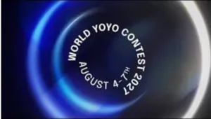 Visuel graphique sombre aux reflets lumineux bleus et blancs annonçant le World Yo-Yo Contest 2027 et les dates du 4 au 7 août 2027. L'événement réunira à Calgary, au Canada, des compétiteurs internationaux de yo-yo pour le championnat mondial de la disci